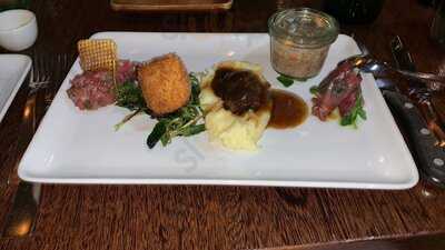 [m]eatery Bar + Restaurant