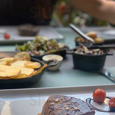 [m]eatery Bar + Restaurant