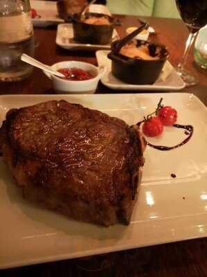 [m]eatery Bar + Restaurant