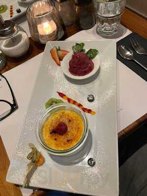 Einhorn Cafe Restaurant Weinbar