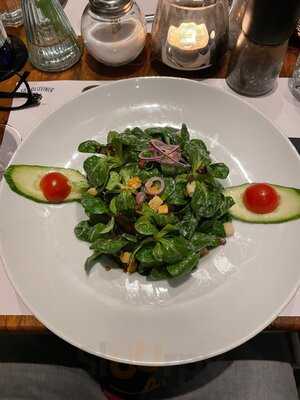 Einhorn Cafe Restaurant Weinbar