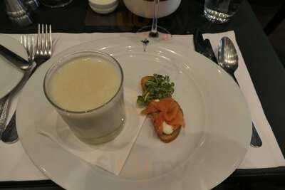 Meyer's Restaurant & Bar