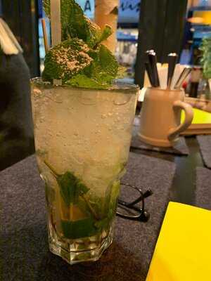 Hans Im GlÜck Burgergrill & Bar