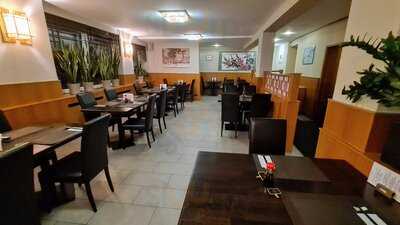 Sakura Sushi & Grill