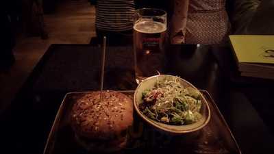 Hans Im GlÜck Burgergrill & Bar