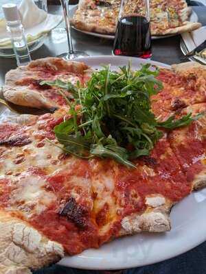 Trattoria Pizzeria Amici