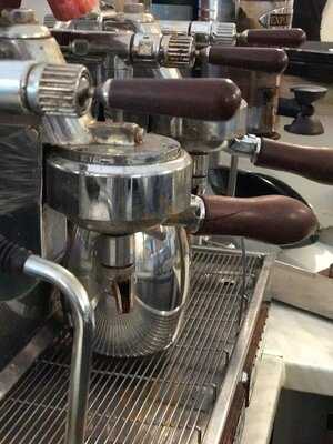 Salut! Das Eigenart Bistro