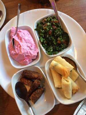 Troja Café & Restaurant