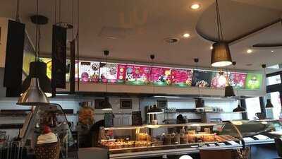 Waffle House & Smoothies