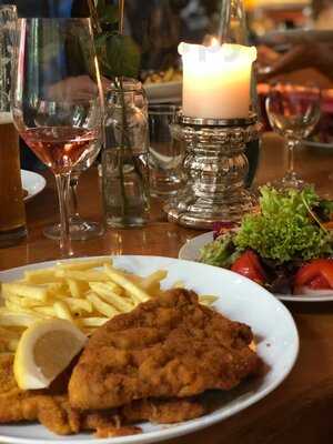 Amadeus - 2 Zimmer, Küche, Bar