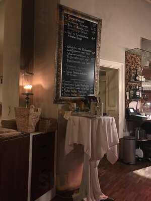 Amadeus - 2 Zimmer, Küche, Bar