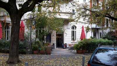 Amadeus - 2 Zimmer, Küche, Bar