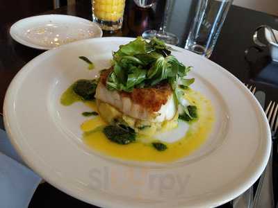 Bistro Petit Charlemagne