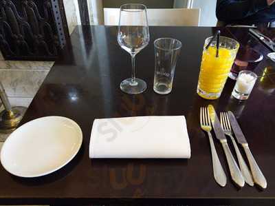 Bistro Petit Charlemagne