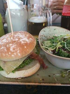 Hans Im GlÜck Burgergrill & Bar