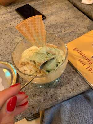 Fop Rosanna Eiscafe Pia