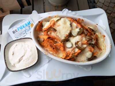 Chamaleon Cafe-bistro & Bar