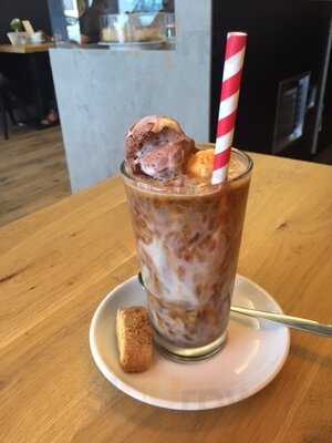 Nela's Coffee & Kitchen