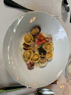 Erasmus Restaurant Und Laden