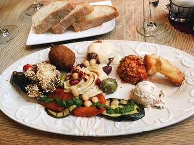 Varietee Teehaus & Restaurant