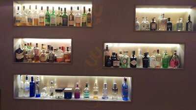 Rudas Restaurant & Bar