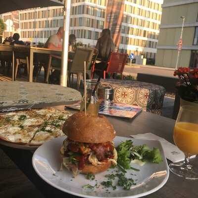 Diekaiserin Am Güterbahnhof