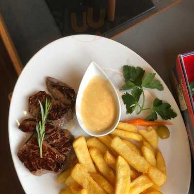 Flo - Steak & Burger