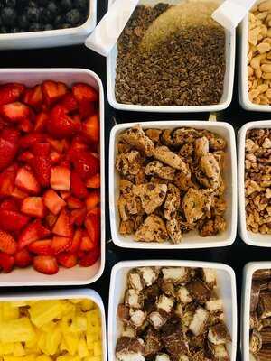 Sorelli's Frozen Yogurt & Eisbar