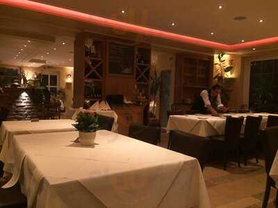 Ca Del Re Restaurant & Bar