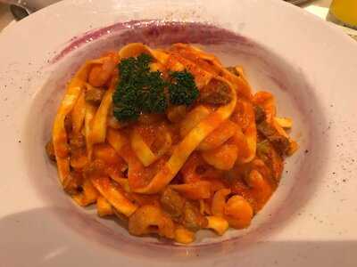 Ca Del Re Restaurant & Bar