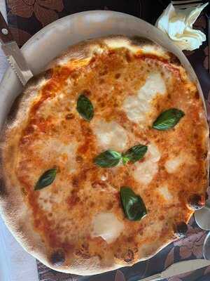 Trattoria La Piazzetta