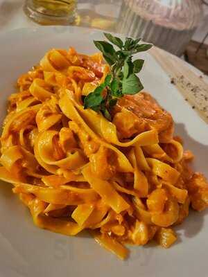 Bella Strega Cafeteria & Italienisches Ristorante