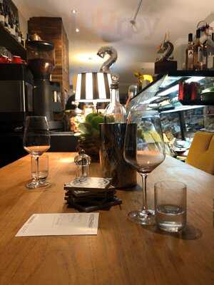 Fleckenstein's Restaurant. Wine. Bar.