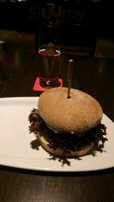 Herr Lehmann Burger & Cocktail