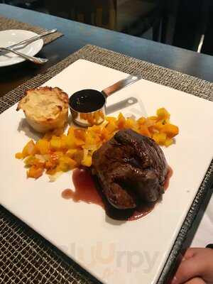 Cuxx Restaurant & Bistro