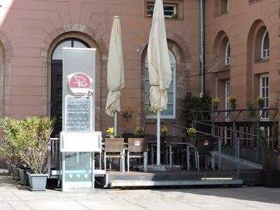 Pur Restaurant Café