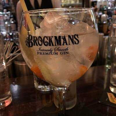 Gin House Im Hotel Suitess