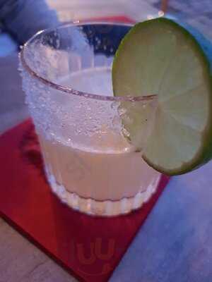 Gin House Im Hotel Suitess