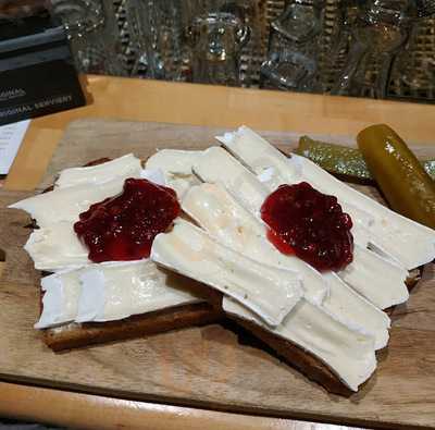 Joe Enochs Sportsbar