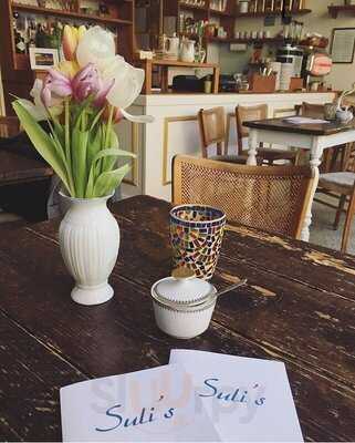Suli's Café