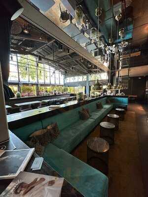 Neo / Bar & Restaurant