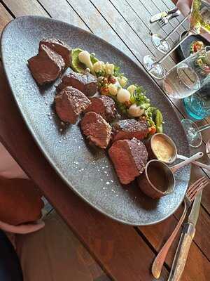 Neo / Bar & Restaurant