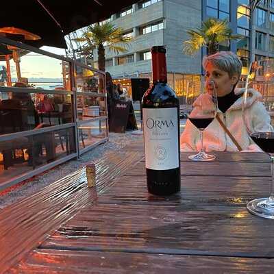 Riva Restaurant & Bar