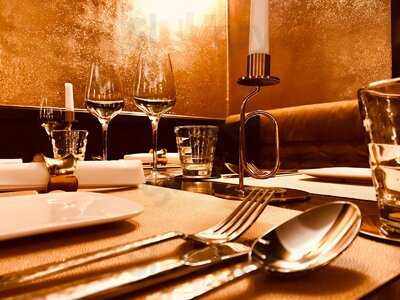 Hobo Bar & Restaurant