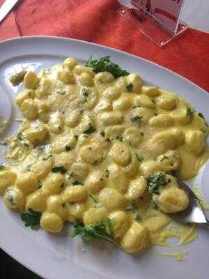 Toni’s Pizza-express