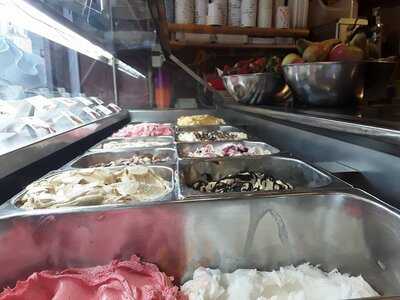 Eiscafé De Pellegrin Gelateria Zoldana