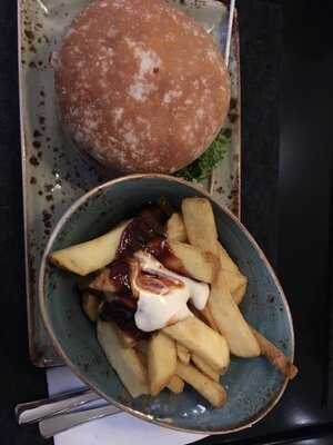 Hans Im GlÜck Burgergrill & Bar