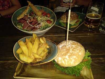 Hans Im GlÜck Burgergrill & Bar