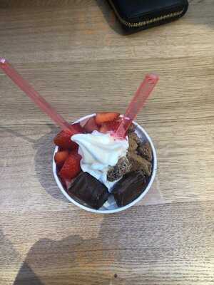 Yolibri Frozen Yogurt
