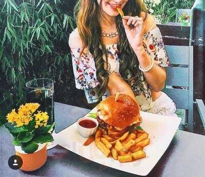 Schweizer's Bar & Restaurant